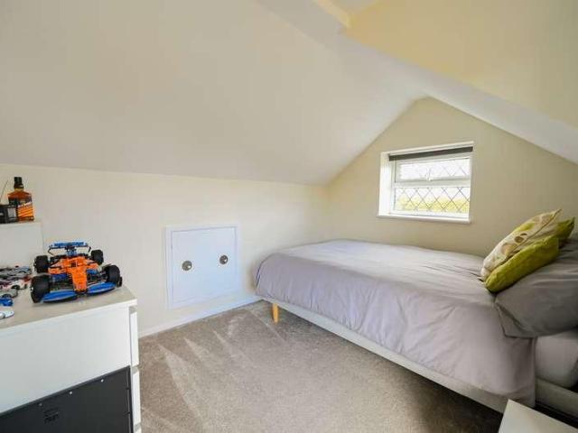 4 bed house for sale