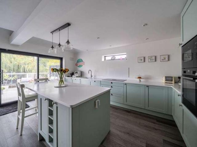 4 bed house for sale