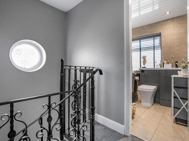 4 bed house for sale
