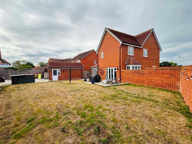 4 bed house for sale