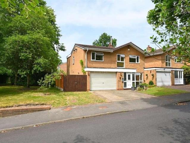 4 bed house for sale