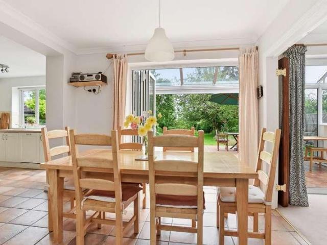 4 bed house for sale