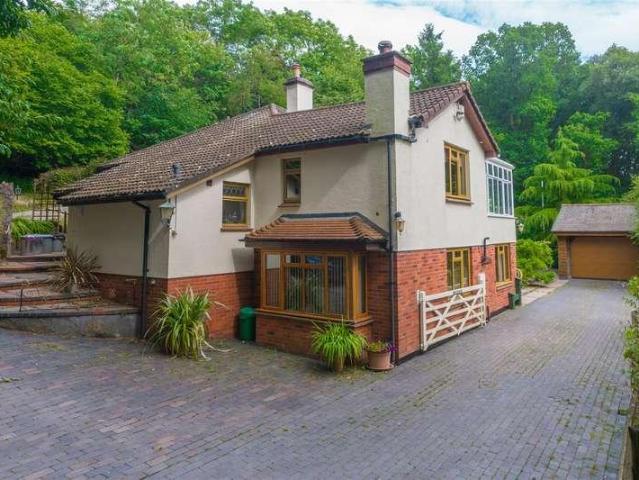 4 bed house for sale