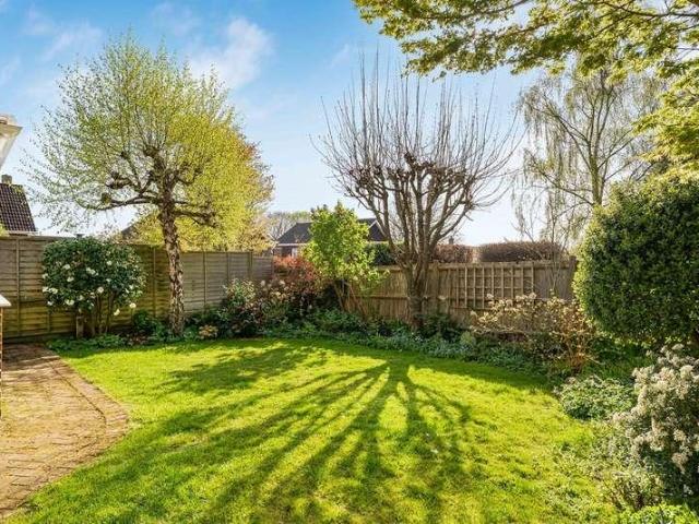 4 bed house for sale