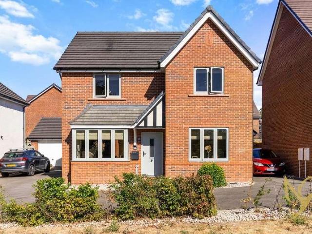 4 bed house for sale