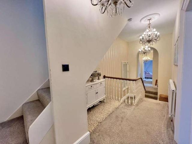 4 bed house for sale