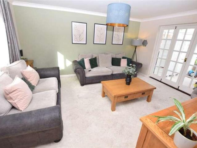 4 bed house for sale