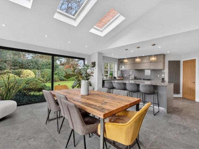 4 bed house for sale