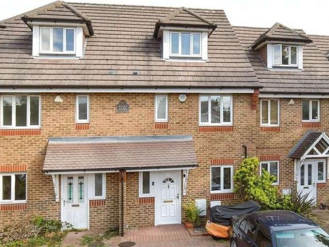 4 bed house for sale