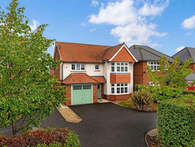 4 bed house for sale