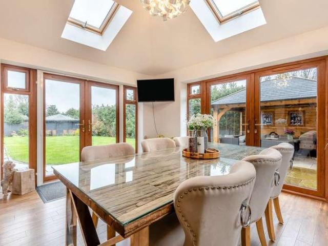 4 bed house for sale