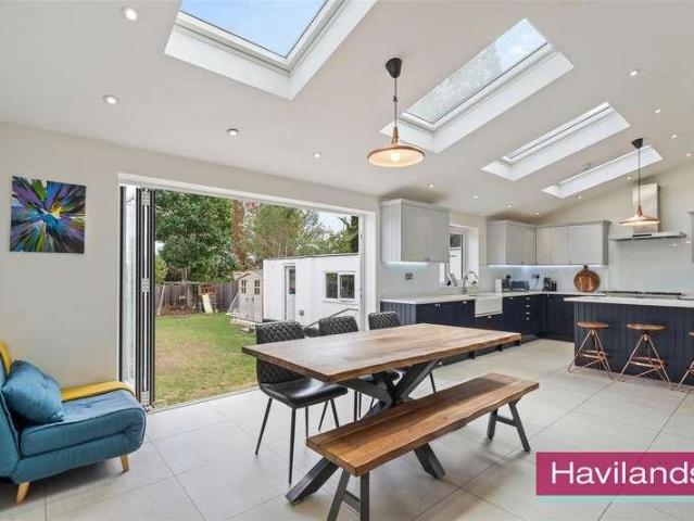 4 bed house for sale