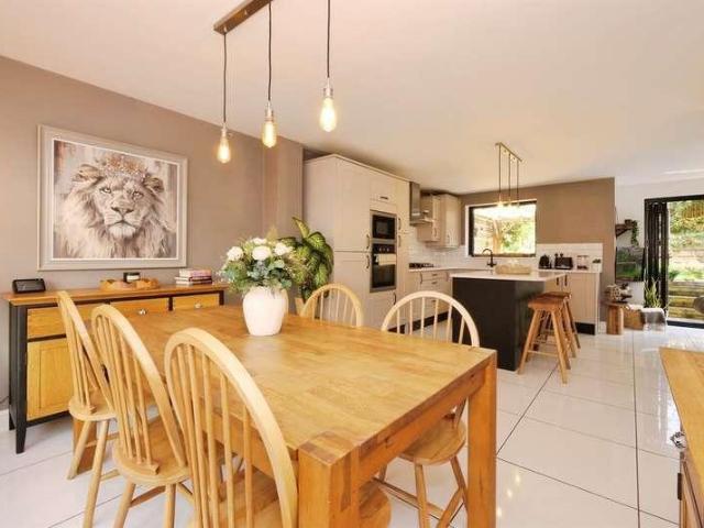 4 bed house for sale