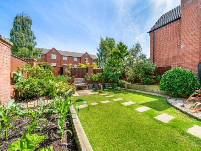 4 bed house for sale