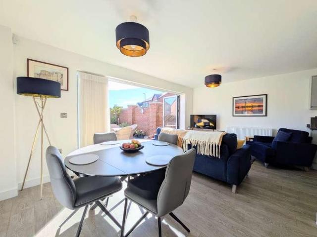 4 bed house for sale