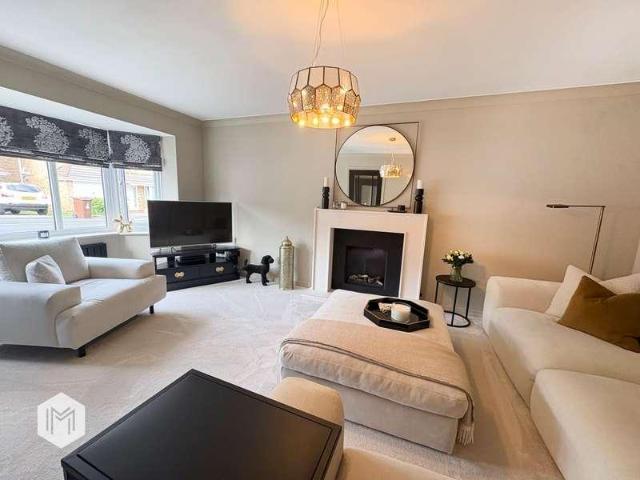 4 bed house for sale