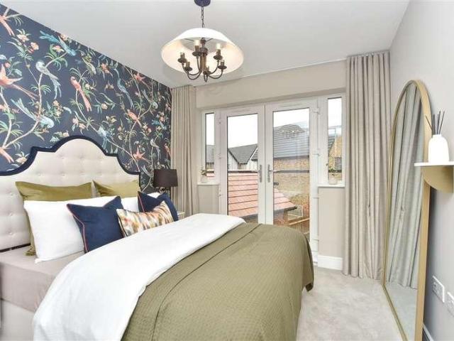 4 bed house for sale