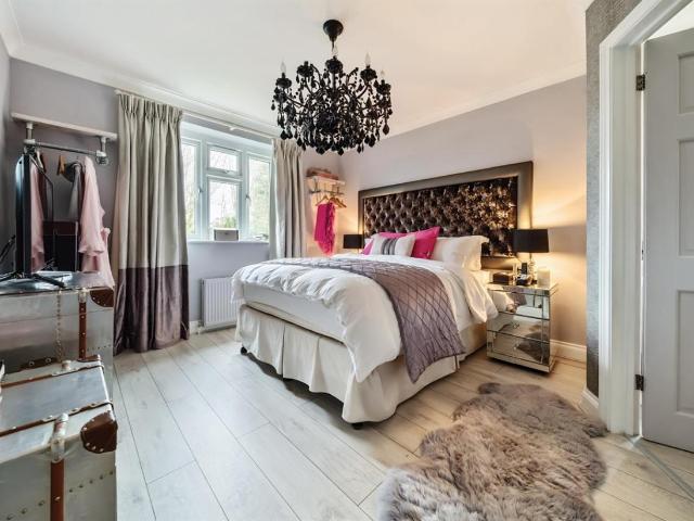 4 bed house for sale