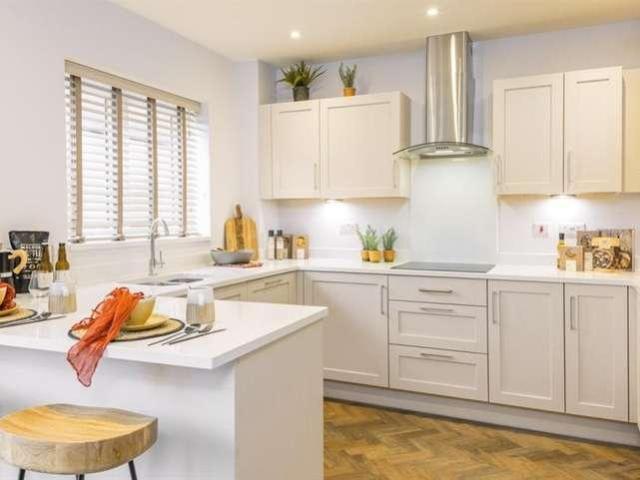 4 bed house for sale