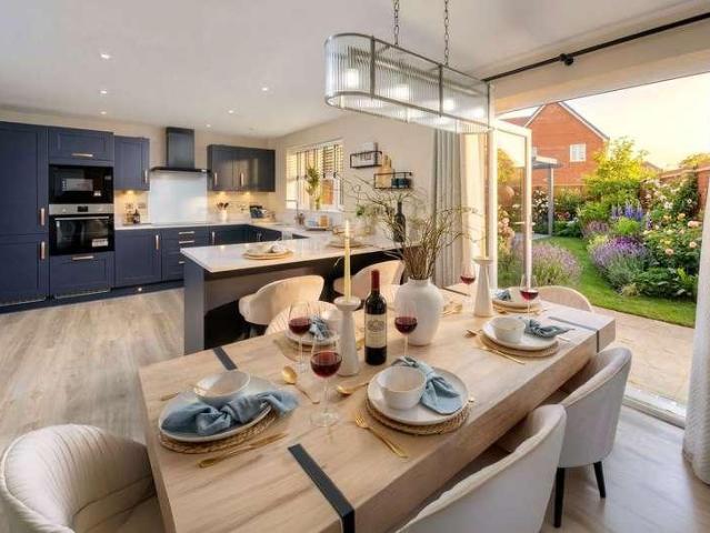 4 bed house for sale