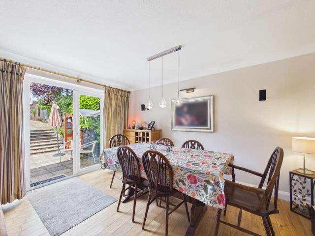 4 bed house for sale