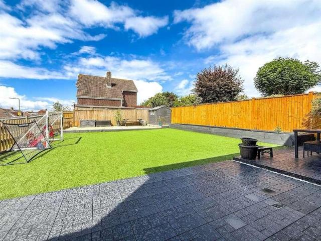 4 bed house for sale
