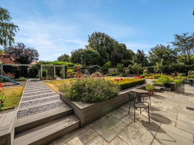 4 bed house for sale