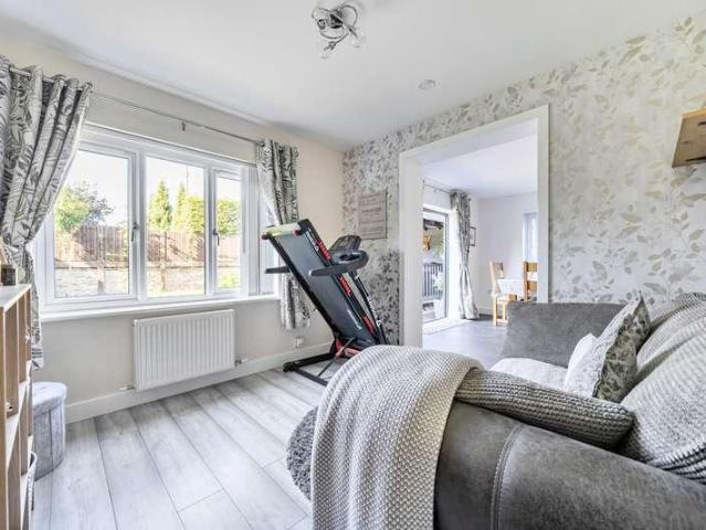 4 bed house for sale