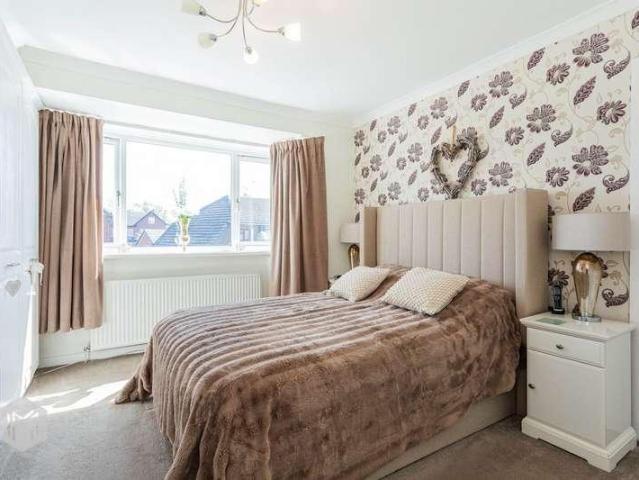 4 bed house for sale