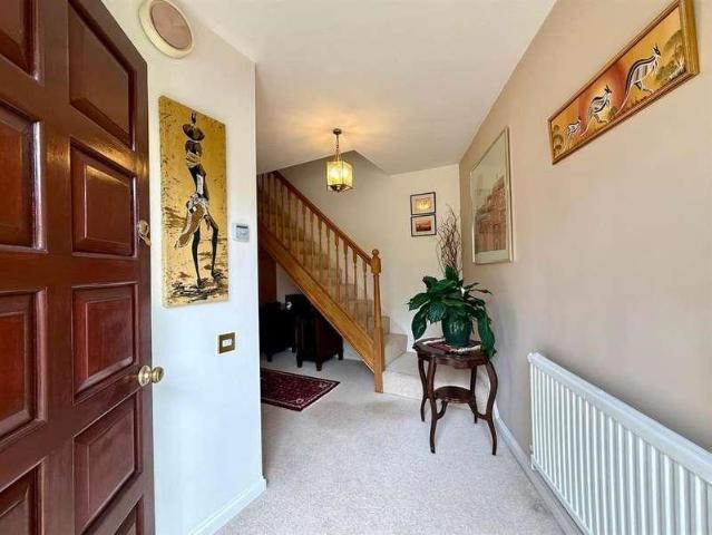 4 bed house for sale