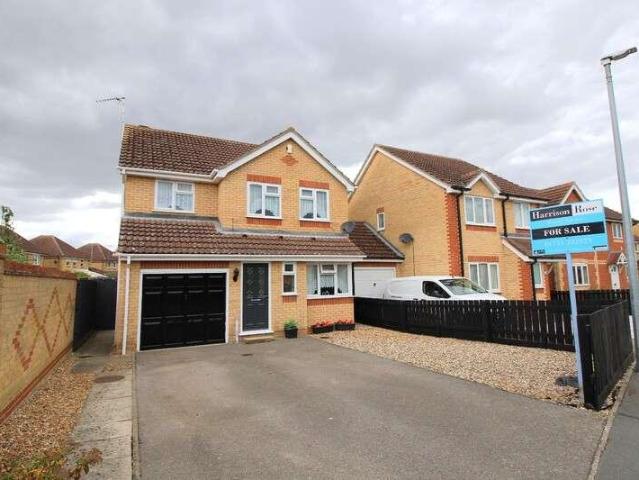 4 bed house for sale