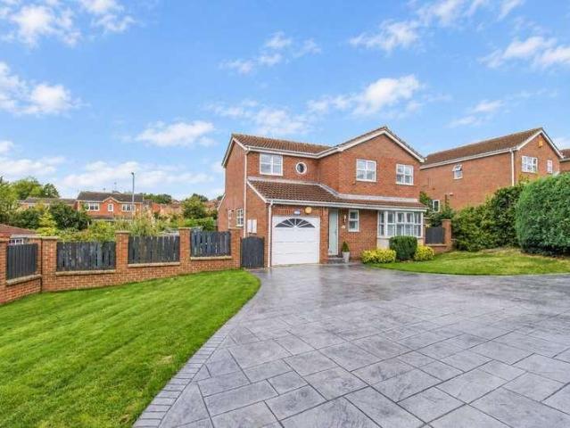 4 bed house for sale