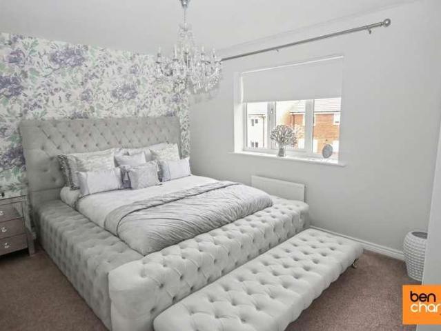 4 bed house for sale