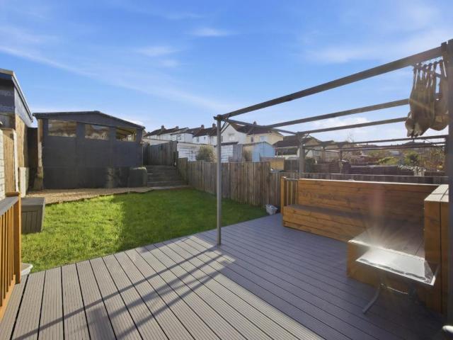 4 bed house for sale