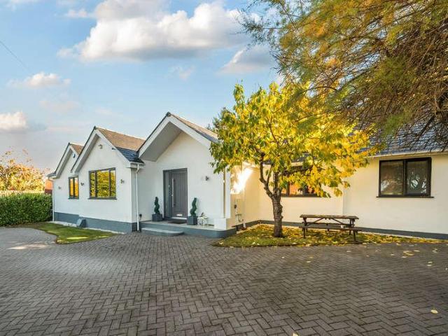 4 bed house for sale