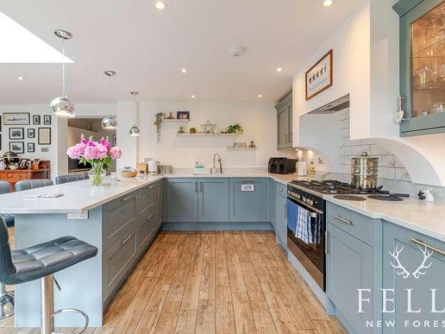 4 bed house for sale
