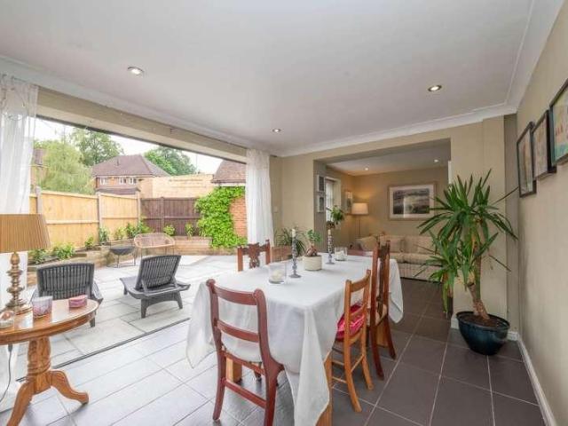 4 bed house for sale