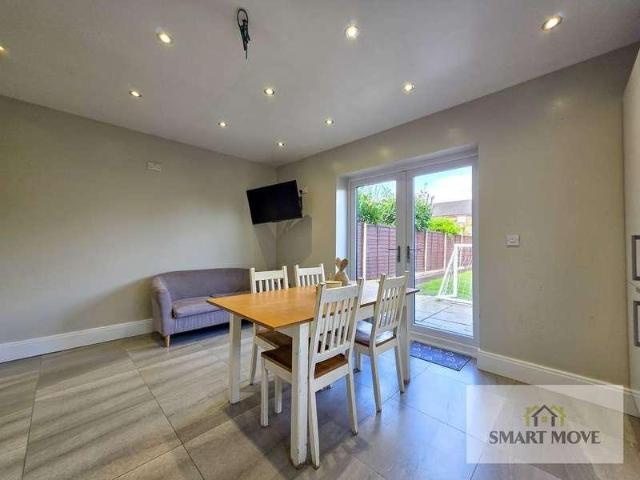 4 bed house for sale