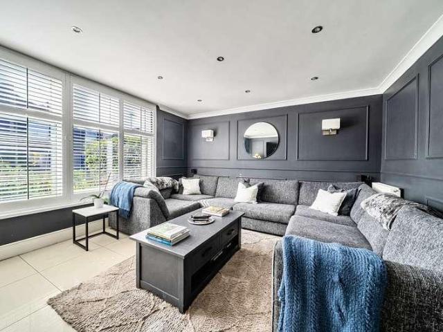 4 bed house for sale