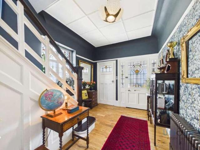 4 bed house for sale