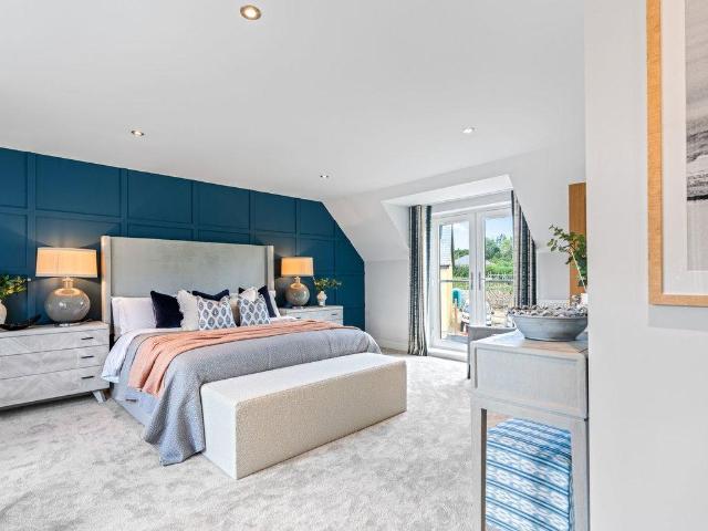 4 bed house for sale