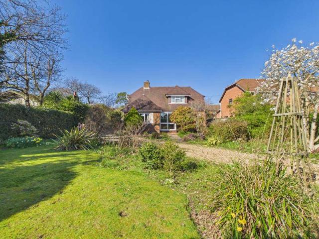 4 bed house for sale
