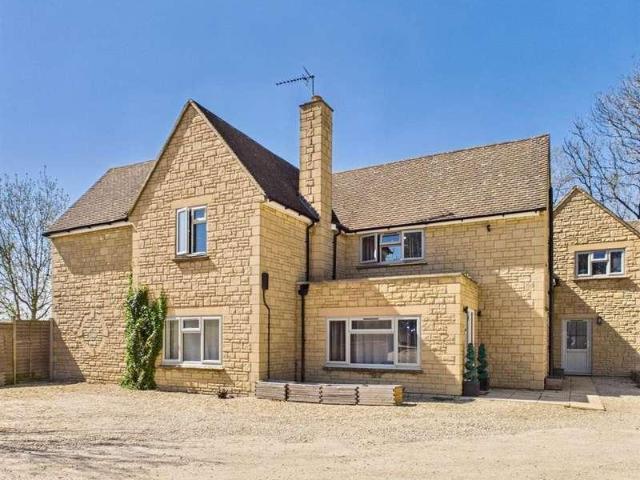 4 bed house for sale