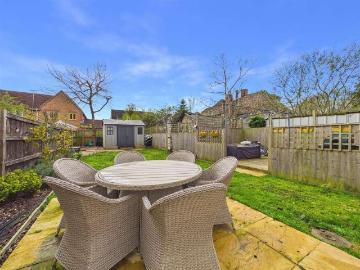 4 bed house for sale