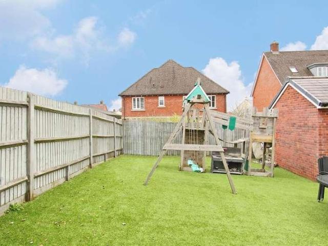 4 bed house for sale