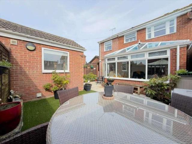 4 bed house for sale