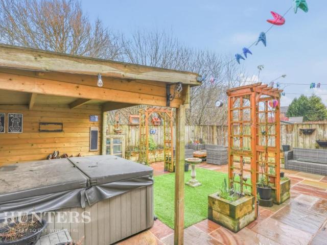 4 bed house for sale