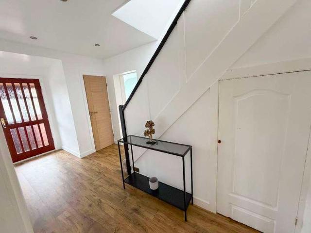 4 bed house for sale