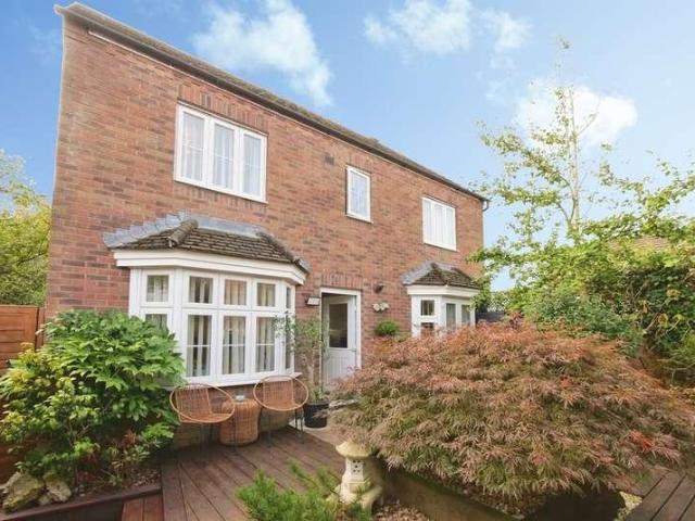 4 bed house for sale