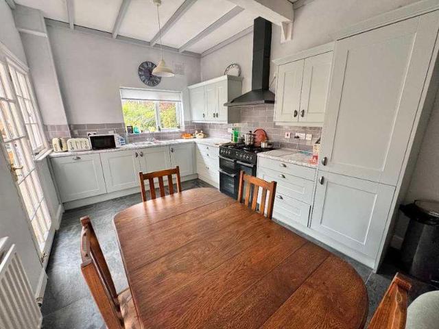 4 bed house for sale